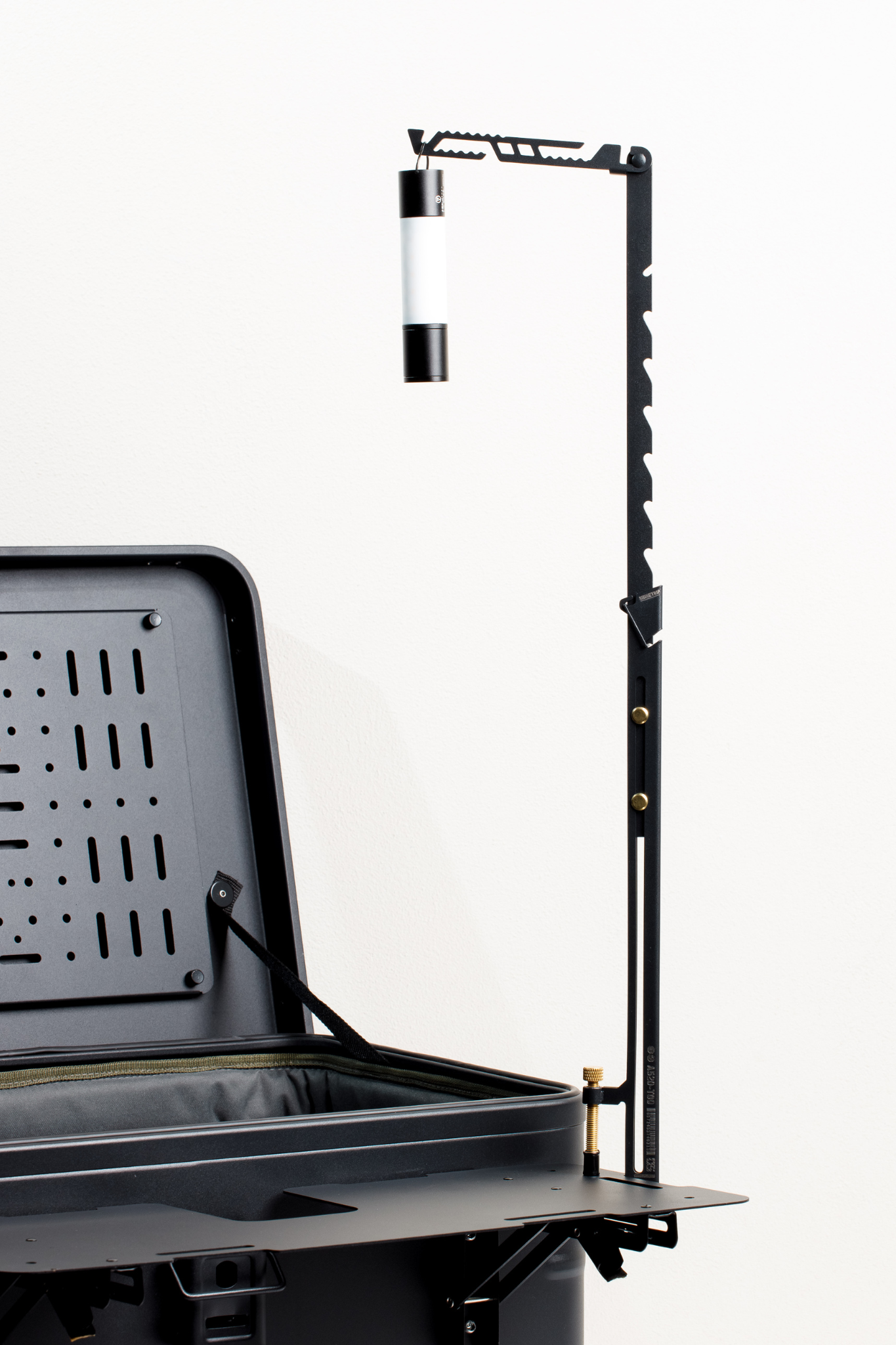 Adjustable Lantern Pole – Clamp-On Design (Light Not Included)