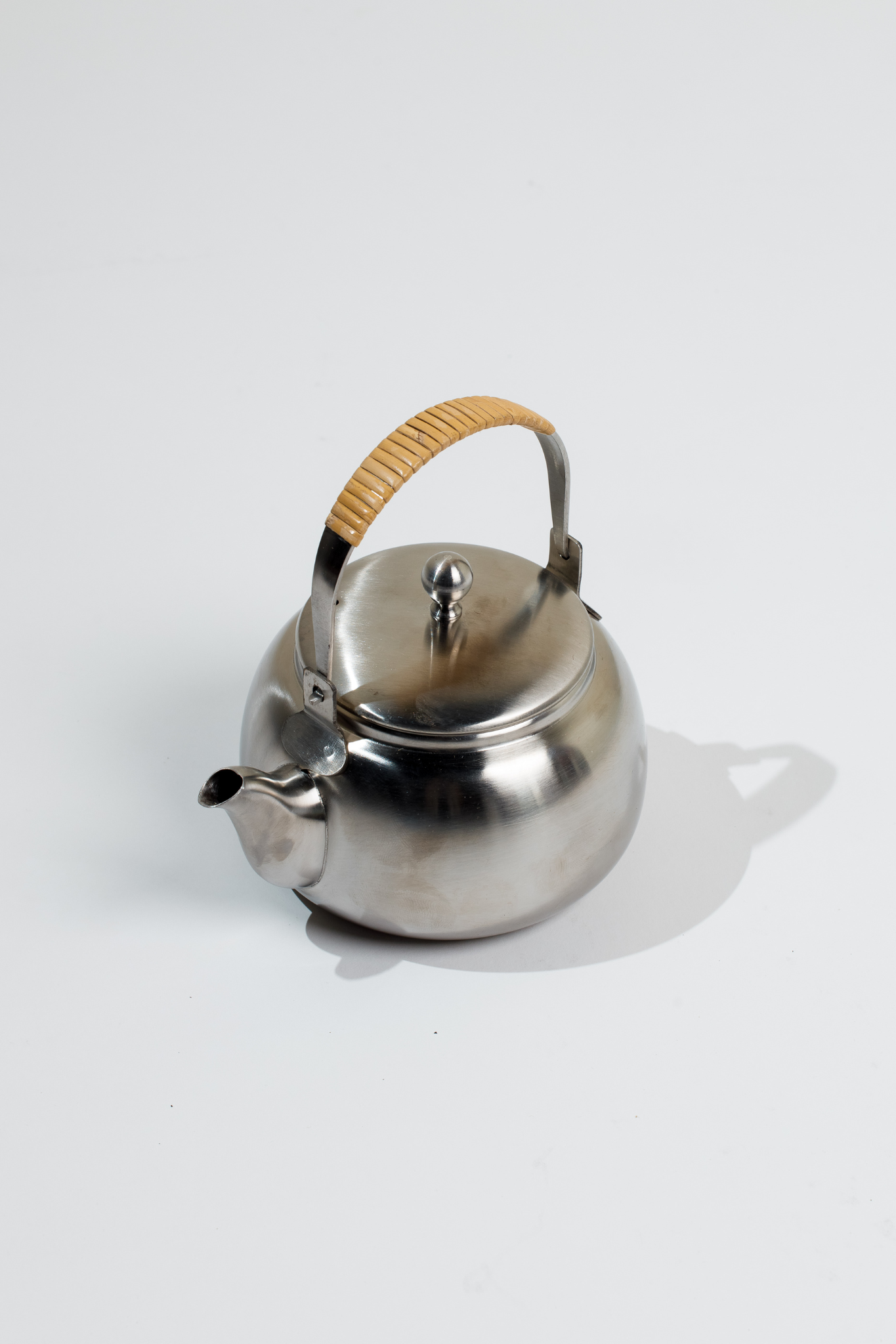 Tea Pot with Palm Handle